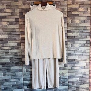 EUC Wilfred Free XS Cream Heathered Long Sleeve Top and Pants Set